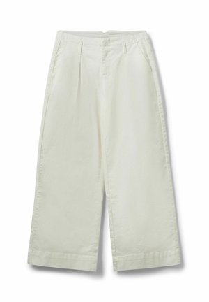 Off-white bukser med brede ben, forreste folder, bæltestropper og sidelommer, lagt fladt på en hvid baggrund.