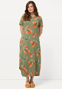Ulla Popken SHORT SLEEVE - Jerseykjole - sage