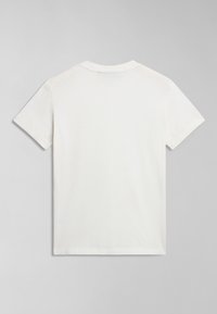 Weißes Baumwoll-T-Shirt mit kurzen Ärmeln, Rundhalsausschnitt, schlichter Gestaltung und weicher Textur, vor einem grauen Hintergrund präsentiert.