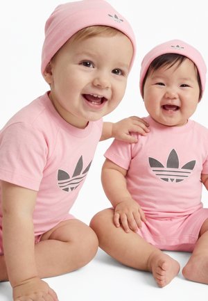 adidas Originals, TREFOIL GIFT INFANT UNISEX SET - Beanie - light pink