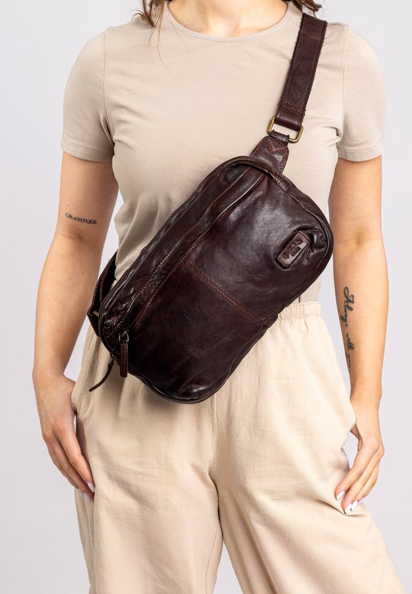 AMARA - Umhängetasche - dunkelbraun