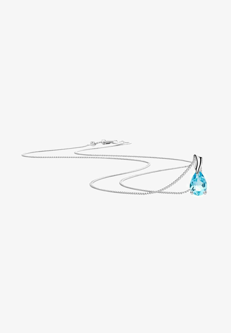 Collar de cadena de plata con un colgante de gema azul en forma de pera, con un acabado pulido y delicados eslabones.