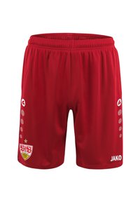 Rode sportshorts met een elastische tailleband, voorzien van een logo en embleem aan de voorkant, en met patroonaccenten aan de zijkanten.