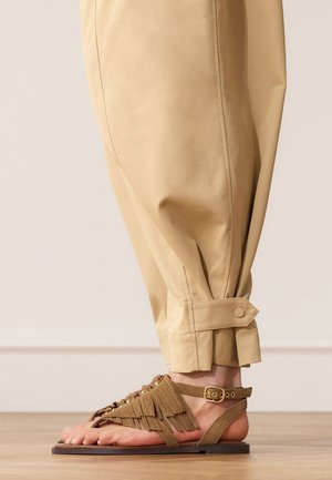 Manfield, MANFIELD TAUPEFARBENE VELOURSLEDER-SANDALEN - Sandales tongs - taupe