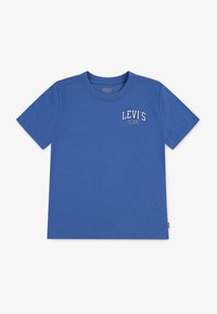 Modrá bavlněná tričko s krátkým rukávem, kulatým výstřihem a bílým logem "LEVI'S" s textem "1973" na levé přední straně.