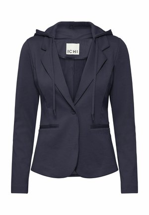 Blazer bleu marine avec capuche, présentant une fermeture à un bouton, deux poches avant et un tissu lisse, légèrement texturé.
