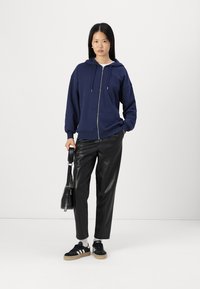Gina Tricot ZIP HOODIE - Kapucnis pulóver - peacoat