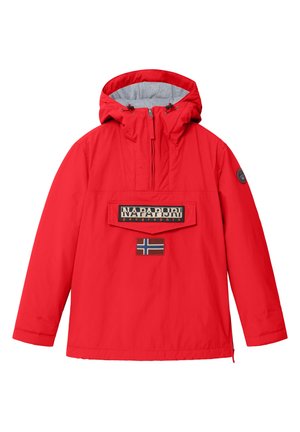 Rote Kapuzenjacke mit Fronttasche, die das Napapijri-Logo und einen Aufnäher mit norwegischer Flagge zeigt, langen Ärmeln und grauem Kapuzenfutter.