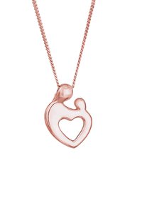 Roze gouden ketting met een hartvormig ontwerp met een uitgesneden hart erin, een gestructureerde schakelketting, een gepolijste afwerking en vloeiende contouren.