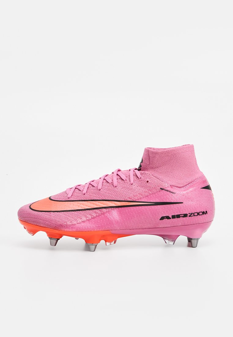 Botas de fútbol para terrenos blandos