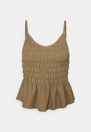 Top marrone senza maniche con trama, spalline sottili, corpetto arricciato e orlo svasato a peplo su uno sfondo chiaro uniforme.