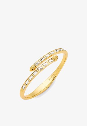 Bracelet jonc en or avec des pierres précieuses rectangulaires claires, présentant des accents texturés ressemblant à des serpents à chaque extrémité et un design lisse et arrondi.