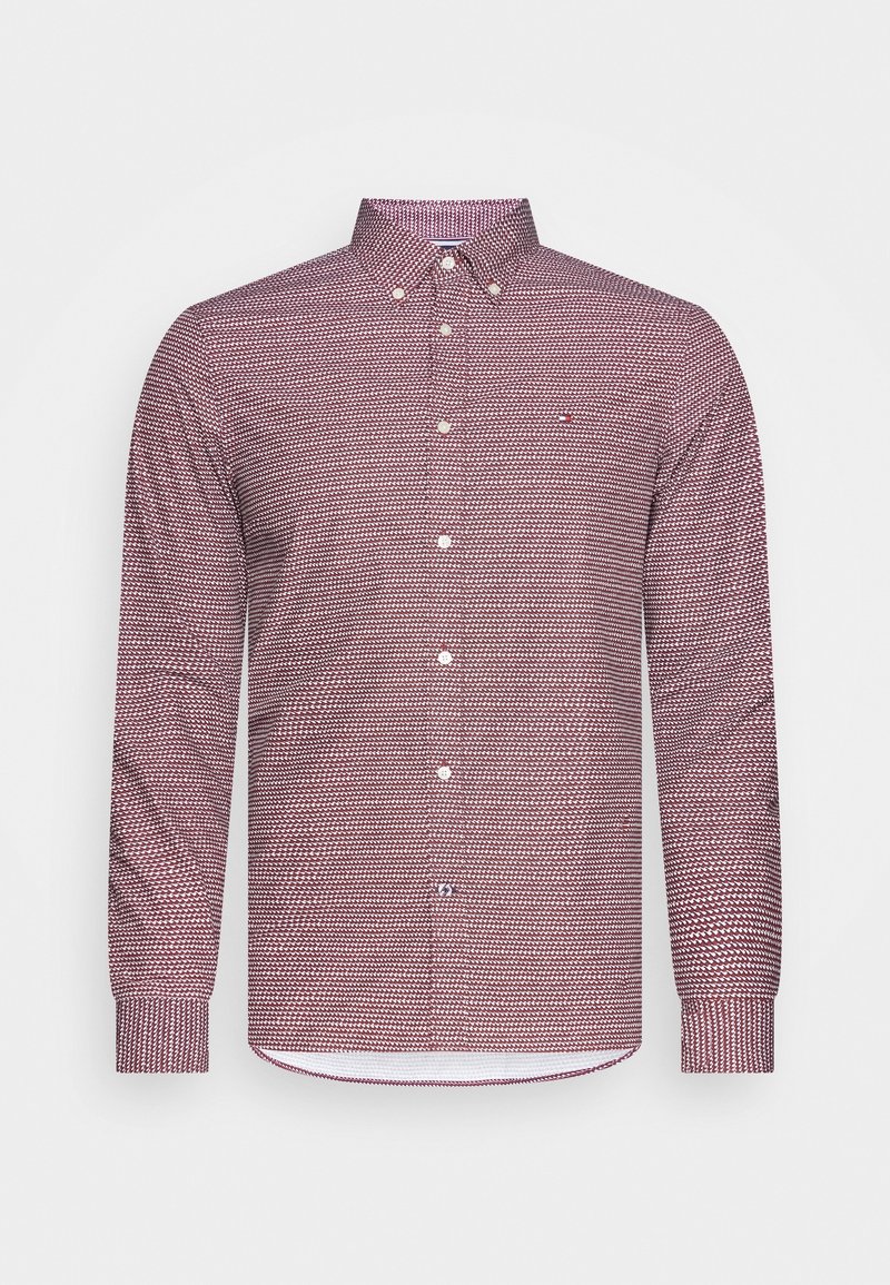 Rode en witte geblokte langemouwen overhemd met knopenkraag en eenvoudige manchet, met blauwe accenten op de knopen.