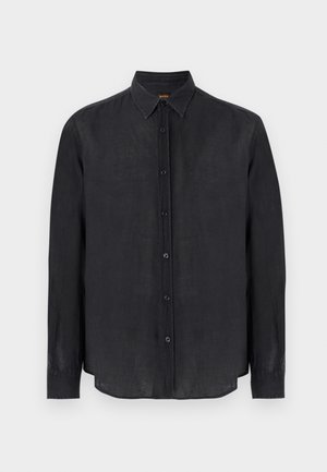 Fekete, hosszú ujjú, gombos ing gallérral, könnyű anyagból készült, finom "BOSS" felirattal a gallér belsejében.