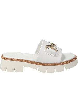 Białe klapki na płaskiej podeszwie z szerokim paskiem zdobionym złotym akcentem. Gruba, teksturowana biała podeszwa z brązowym wykończeniem. Idealne na codzienne noszenie.