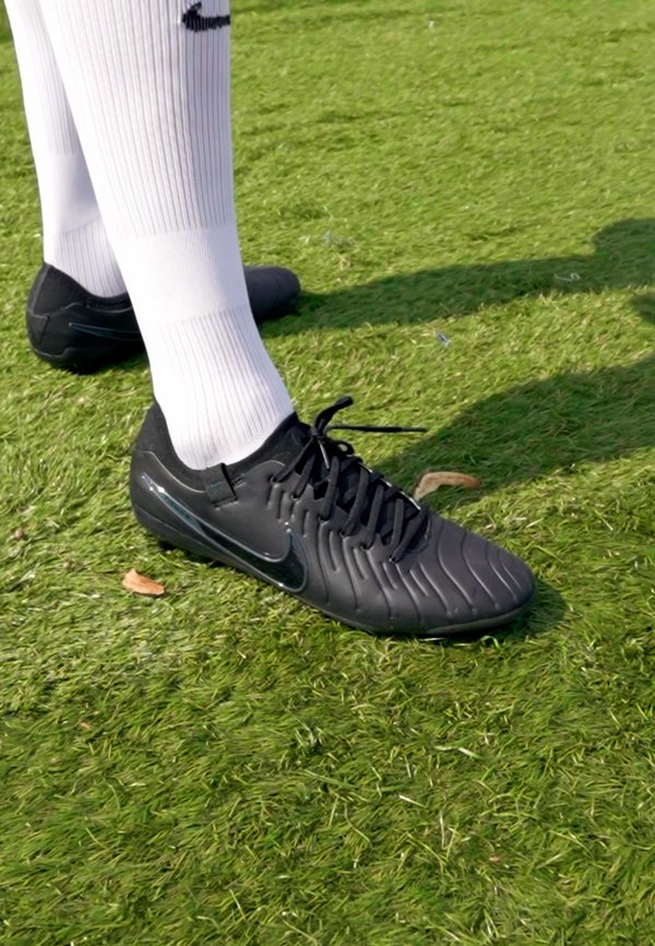 LEGEND 10 PRO FG - Moulded stud football boots2