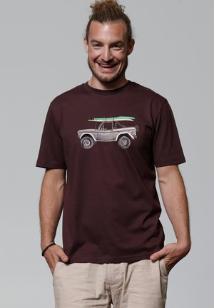 SURF PICKUP - Print T-shirt - red brown