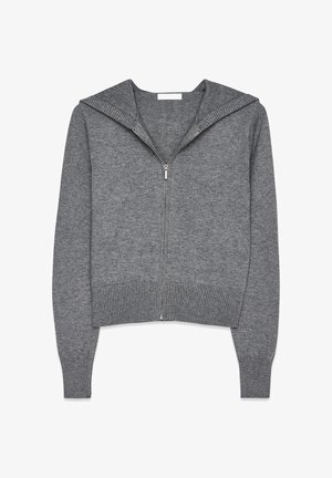 Sweat à zip gris avec un ourlet et des poignets côtelés, doté d'une large capuche et d'une texture lisse. Le design est raccourci à la taille.