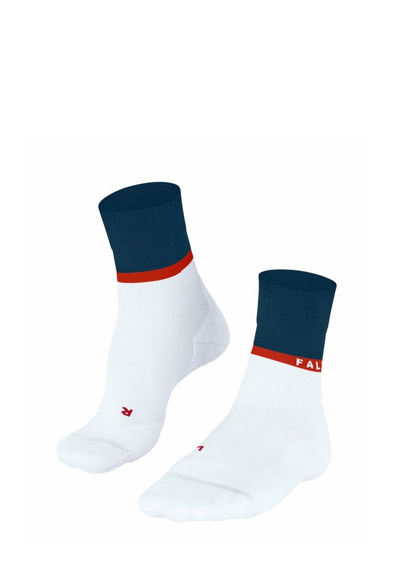 Calze sportive bianche con risvolti a righe blu navy e rossi, dotate di un logo "FAL" in rosso. Suola imbottita e design testurizzato per il comfort.