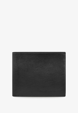 Czarny skórzany portfel o gładkim wykończeniu, składanym kroju i wytłoczonym logo na dolnej krawędzi. Charakteryzuje się czystymi, minimalistycznymi liniami.