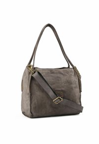 Borsa in pelle di un grigio tenue con una finitura testurizzata. Presenta due manici, una tracolla removibile e borchie decorative lungo il lato.