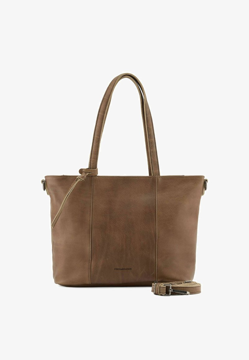 Borsa tote in pelle marrone con doppie tracolle, texture liscia, chiusura con zip e tracolla rimovibile. Presenta cuciture verticali sottili e logo.