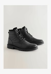 Unselected, black