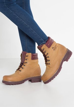 Trekking boots/ Trekking støvler - yellow