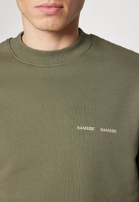 Samsøe Samsøe NORSBRO CREW NECK - Mikina - dusty olive