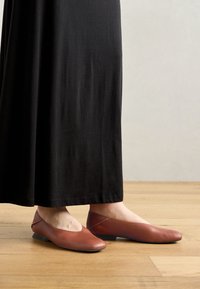 CASI MYRA - Μπαλαρίνες - mittelrot 1