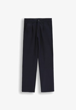 Granatowe spodnie wykonane z gładkiego materiału, z prostymi nogawkami, przednimi kieszeniami i pojedynczym zapięciem na guzik w pasie.