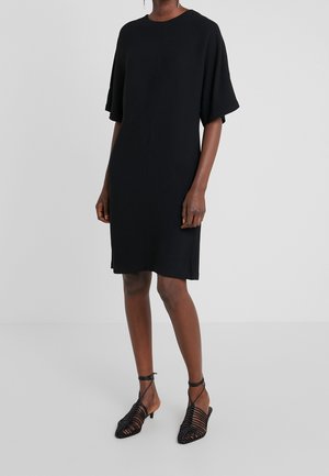 Filippa K, Robe pull - black