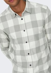 Only & Sons ONSGUDMUND CHECKED SHIRT - Hemd - grau
