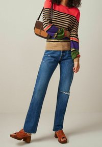 Next Sweter