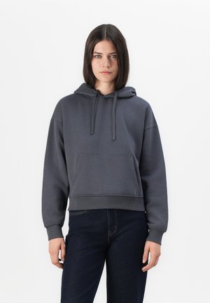 Mørk grå bomull hettegenser med frontlomme, snor i hetten og ribbede mansjetter. Har en avslappet passform og enkel design.