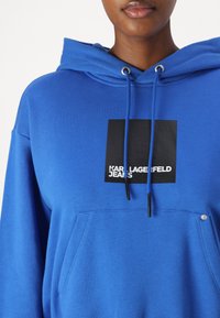 Karl Lagerfeld Jeans BOX LOGO - Majica s kapuljačom - blue