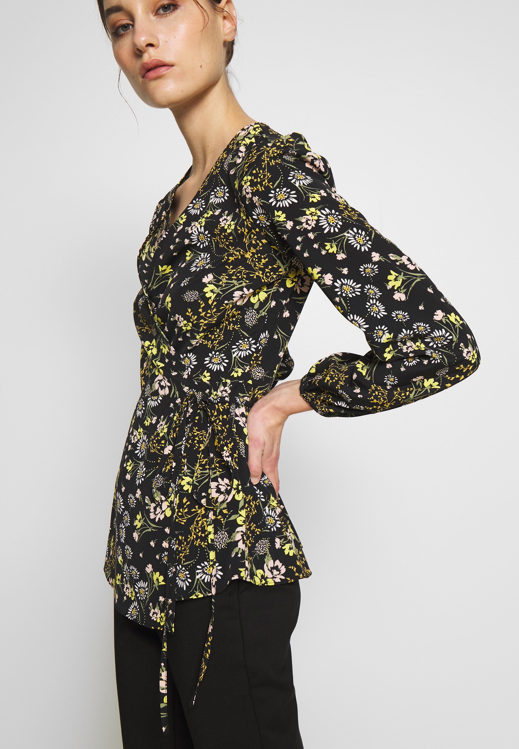 Wallis MIX & MATCH FLORAL Bluser black Zalando.no Wallis MIDNIGHT ROSE HIGH NECK - Topper langermet - black