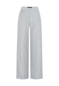 Pantalon large gris clair en tissu doux, avec une taille élastique et un design minimaliste sans éléments visibles ni motifs.