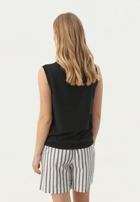 Part Two GUNETTE - Linne - black