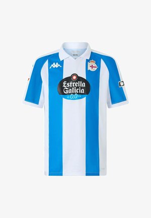 Maglia sportiva a righe blu e bianche con colletto, caratterizzata da un logo nero "Estrella Galicia" al centro e da un piccolo stemma sul petto.