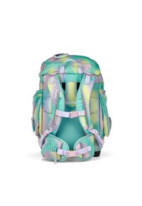 Mochila con tela iridiscente en tonos pastel y patrones de burbujas. Múltiples bolsillos, correas ajustables y respaldo acolchado para mayor comodidad.