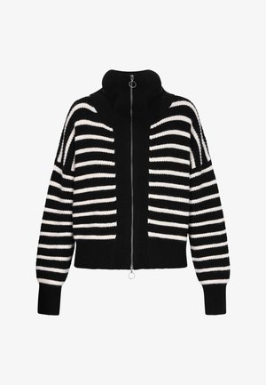 Czarny i biały sweter dzianinowy w paski z wysokim kołnierzem, z pełnym zamkiem błyskawicznym i ściągaczami, zaprojektowany z poziomymi i pionowymi paskami.