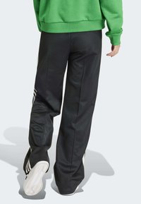 adidas Originals CLASSIC - Spodnji deli trenirk - black