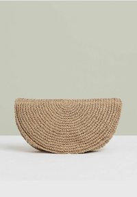 Clutches - natural
