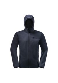 Chaqueta exterior negra y ligera con capucha ajustada, cremallera completa, dos bolsillos laterales y un exterior suave. Presenta un logo en el pecho.