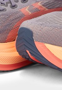 ASICS SUPERBLAST 2 UNISEX - Chaussures de running sur route - greyish purple/coral reef