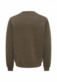 Sweat-shirt uni vert olive à manches longues avec col rond, poignets et ourlet côtelés, vu de dos sur fond blanc.