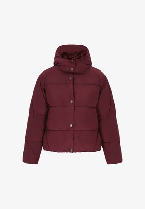 Burgundy színű puffernadrág magas gallérral, gombos záródással, steppelt mintával és rugalmas aljjal a kényelmes illeszkedés érdekében.