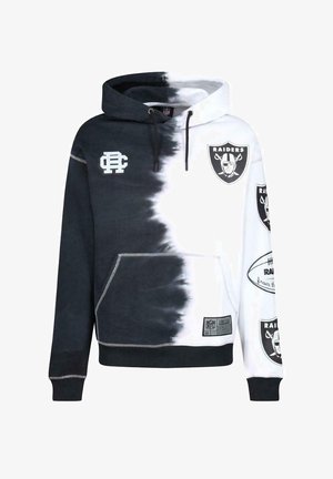 Hoodie met een zwart-wit verloop. Toont "Raiders" logo's, een kangoeroezak en contrasterende stikseldetails.