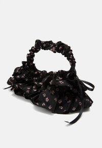 Sister Jane PEPPER FLORAL RUFFLE BAG - Käekott - black